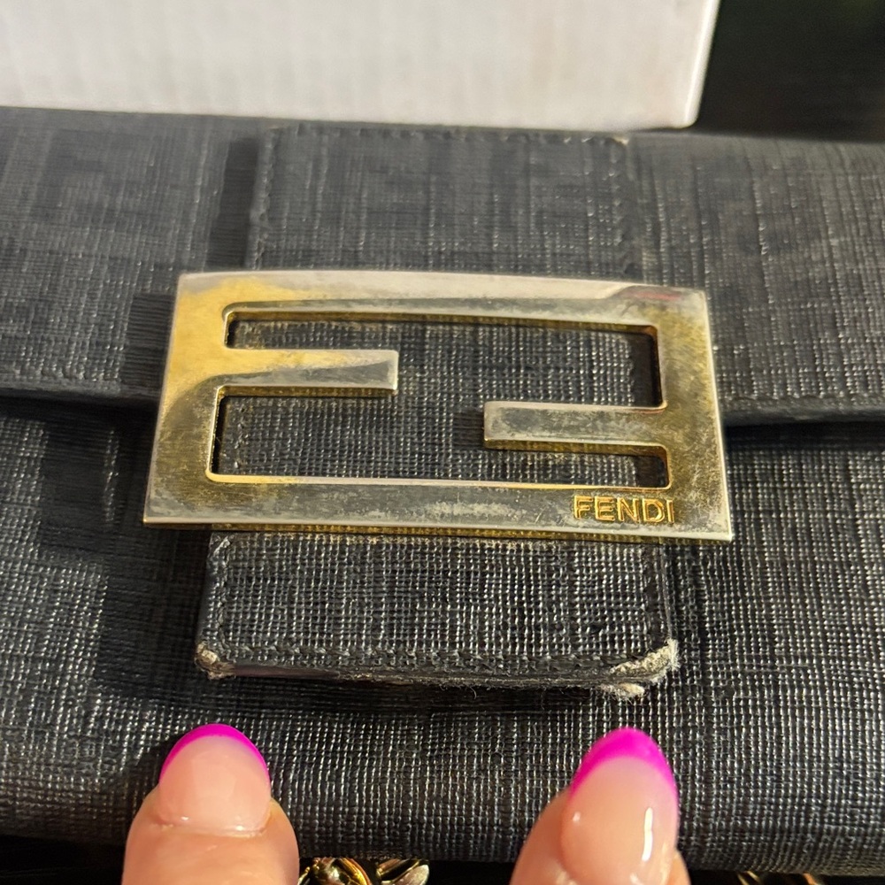 Fendi Charcoal wallet and unbranded Gold Chain - Picture 3 of 17